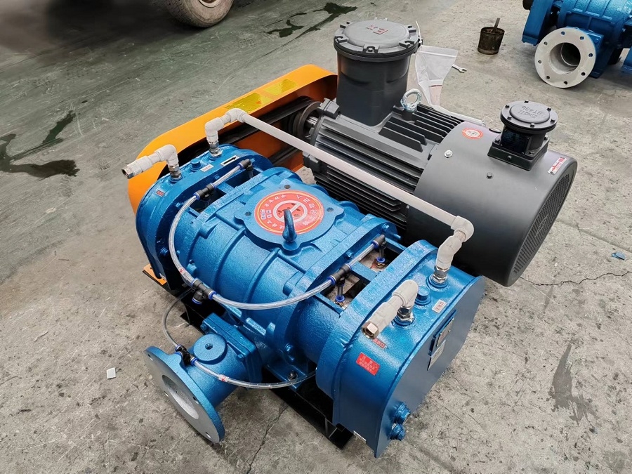 低噪音、雙油箱羅茨風機